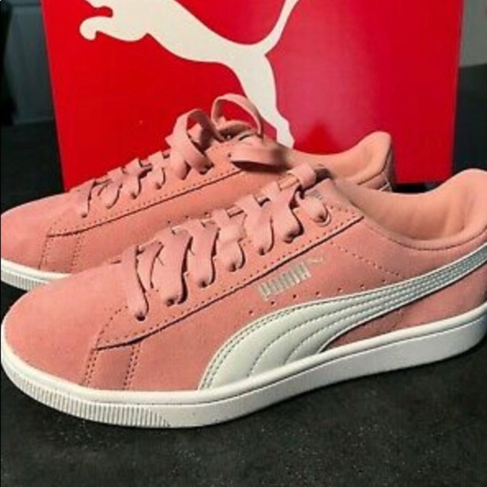 Women’s Puma Vikky V2 Sneaker Size 8.5 in Pink